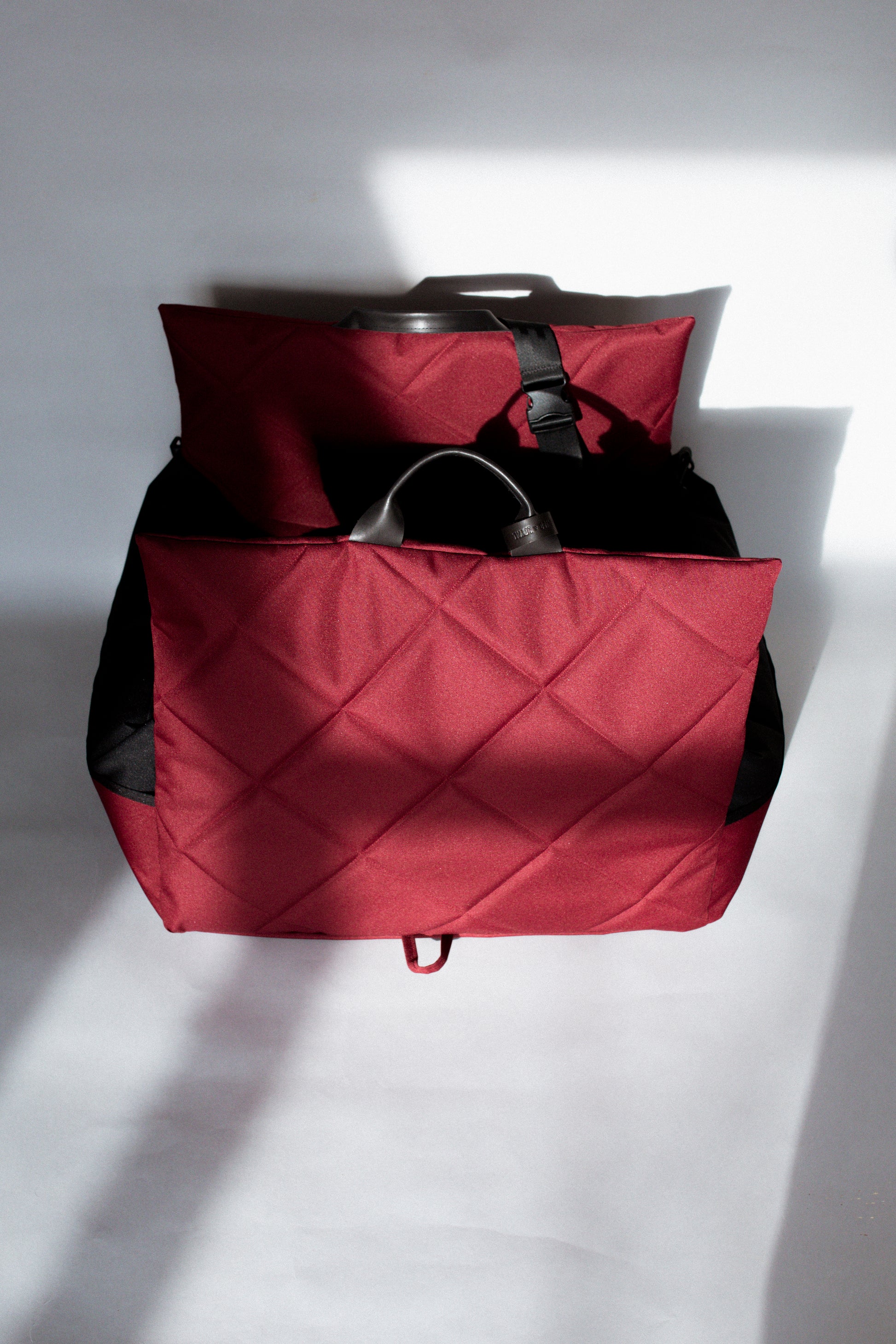 The Classic Dog Car Seat - Burgundy