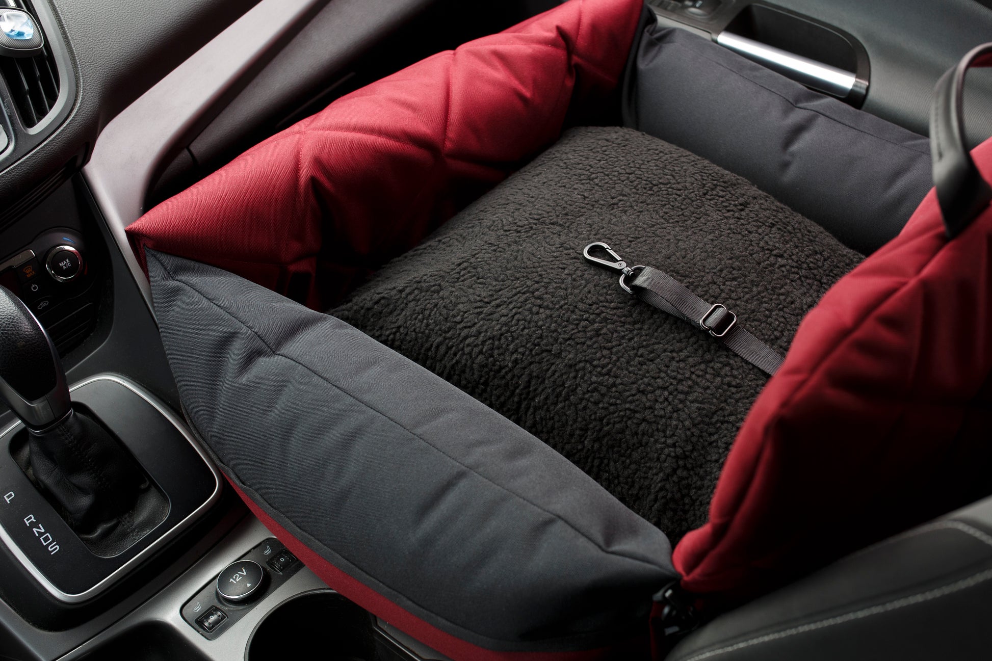 The Classic Dog Car Seat - Burgundy