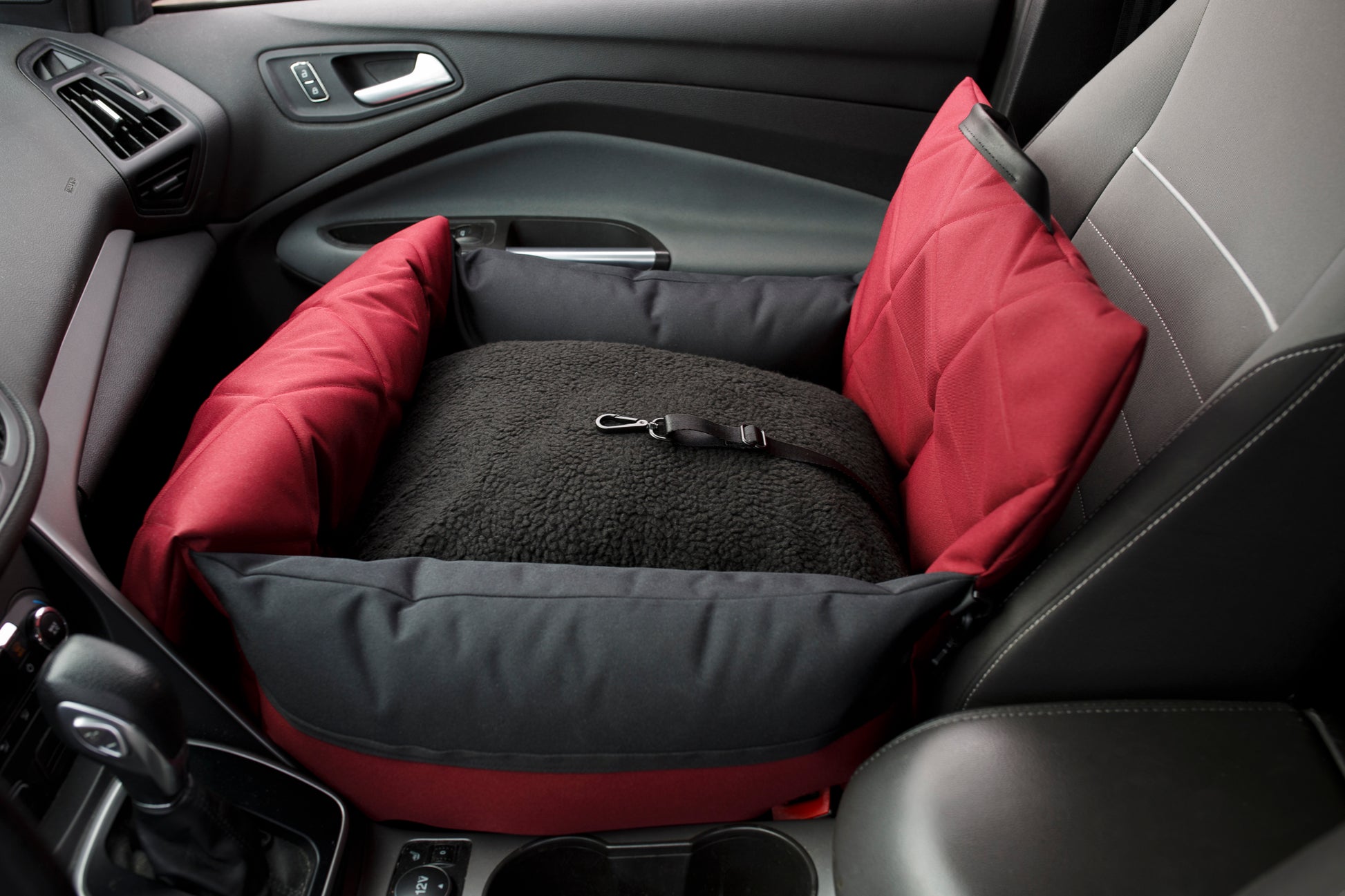 The Classic Dog Car Seat - Burgundy