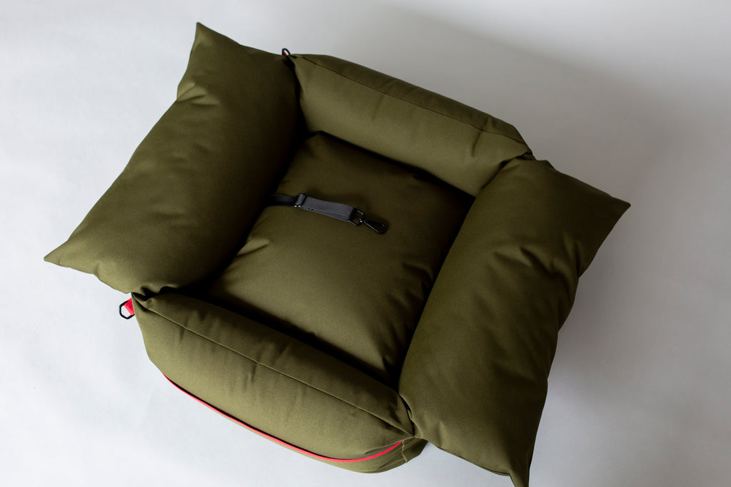 Dual tone dog car seat - Green/Red