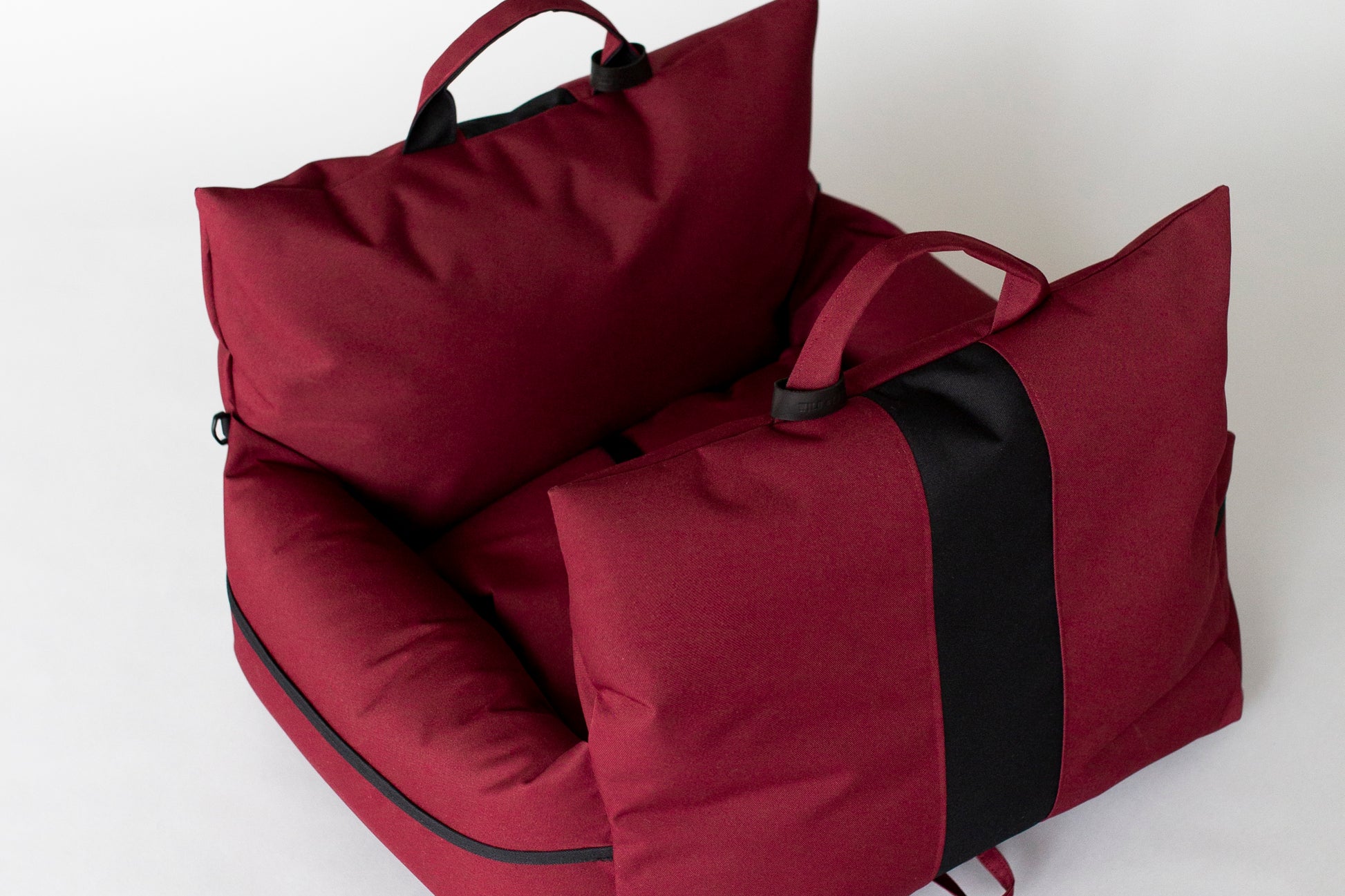 Dual tone dog car seat - Burgundy/Black