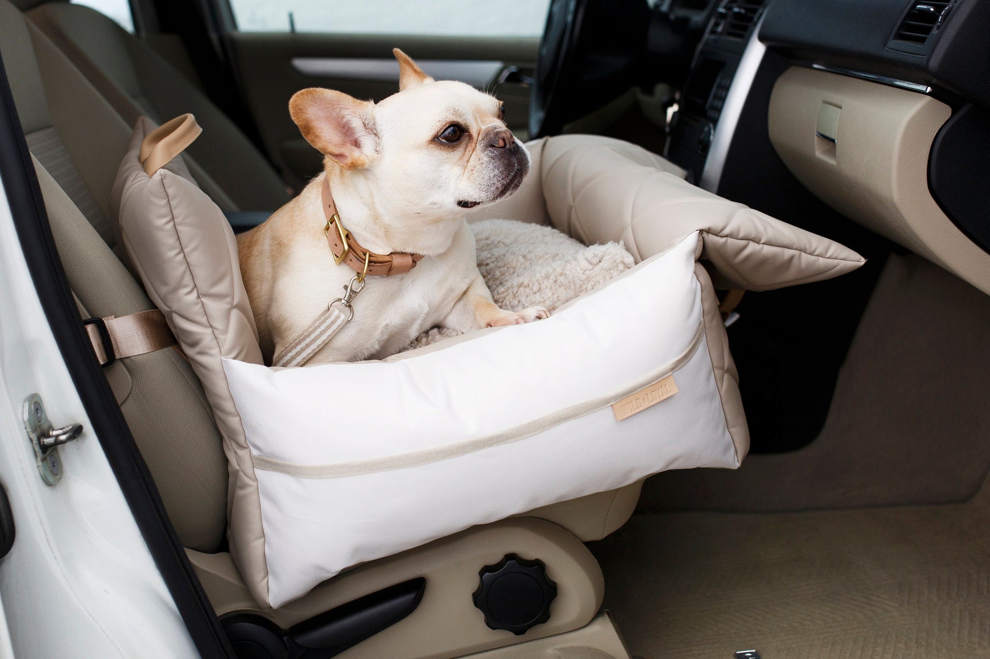 The Classic Dog Car Seat - Beige