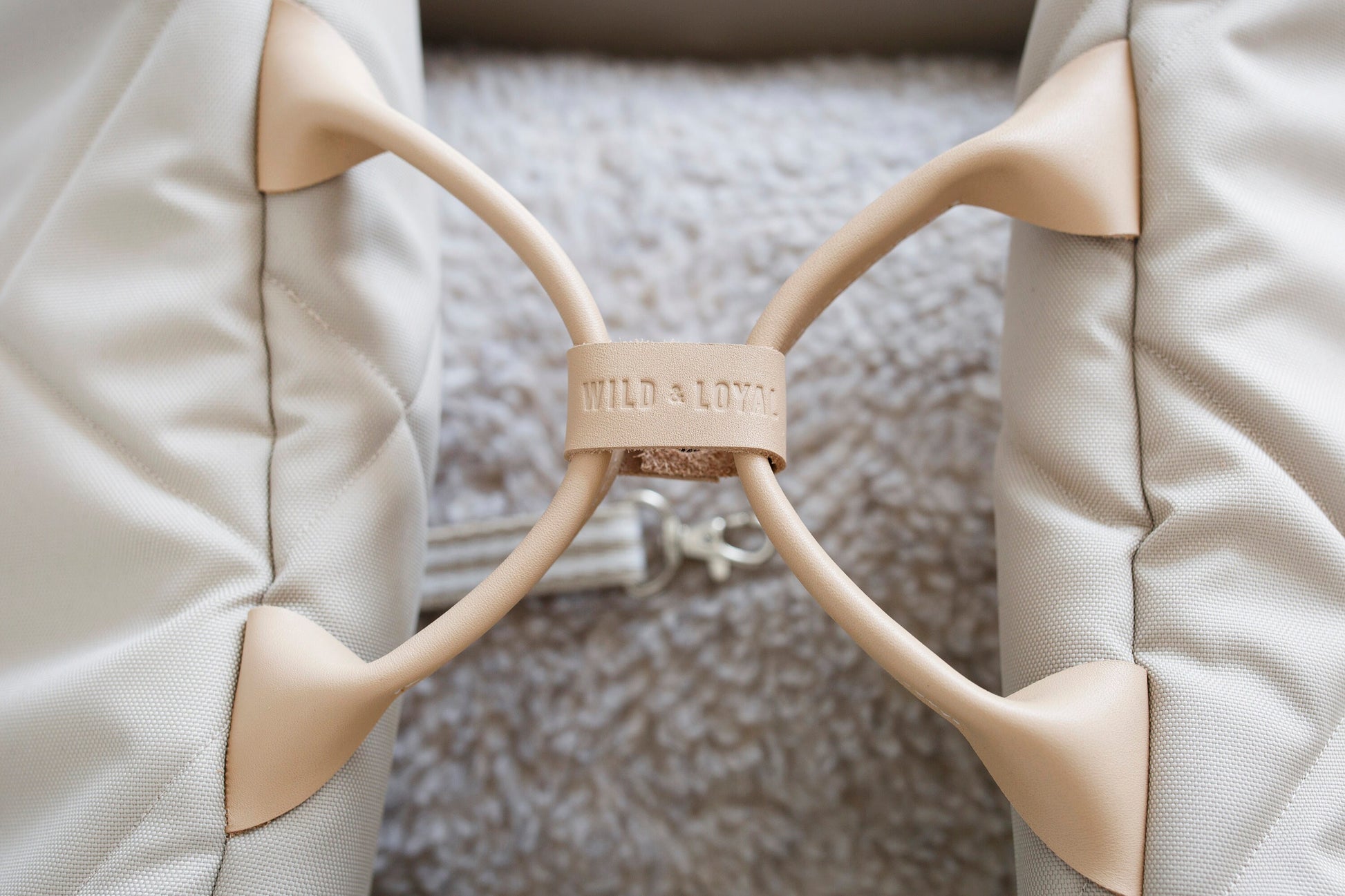 The Classic Dog Car Seat - Beige